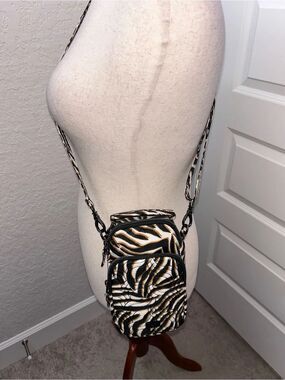 Lug Skeeter Zebra Print Crossbody Purse Bag